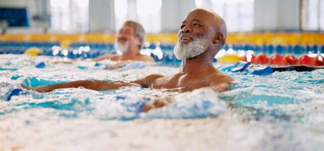 آیا شنا کردن در استخر برای کاهش وزن مفید است؟