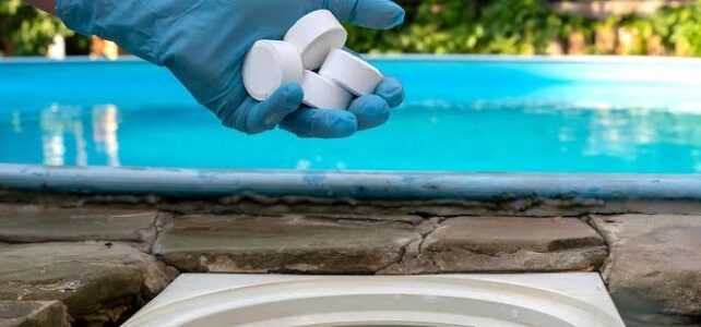 عوارض و خطرات خوردن آب استخر چیست؟ عوارض و خطرات خوردن آب استخر چیست؟